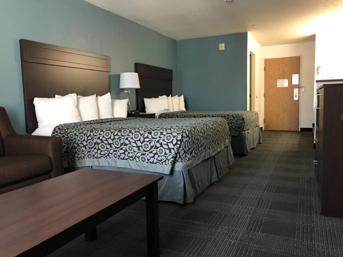 Days Inn & Suites By Wyndham Gresham Exterior foto