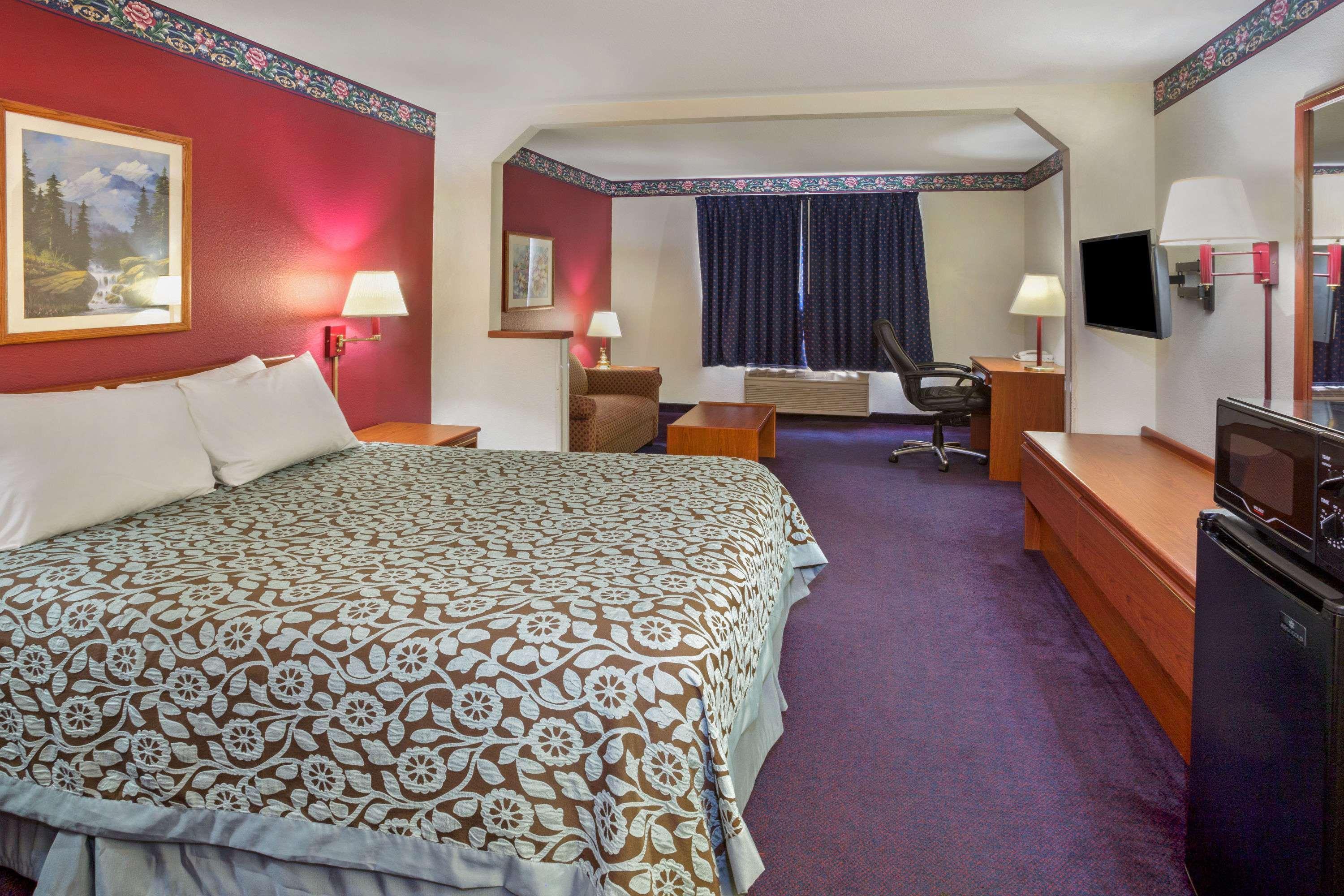 Days Inn & Suites By Wyndham Gresham Exterior foto